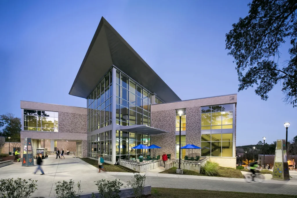 Social Work Programs offered at University of West Florida